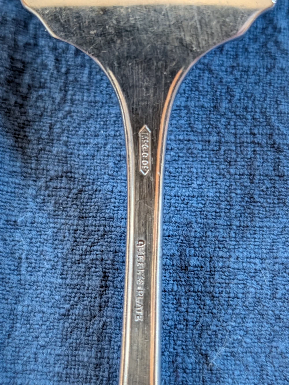 RARE VTG Queen's Plate McGlashan Clarke MG3 Meat Serving Fork 7.75